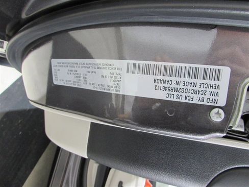 Used 2021 Chrysler Voyager Lxi image 15