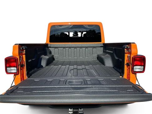 New 2025 Jeep Gladiator Sport image 25