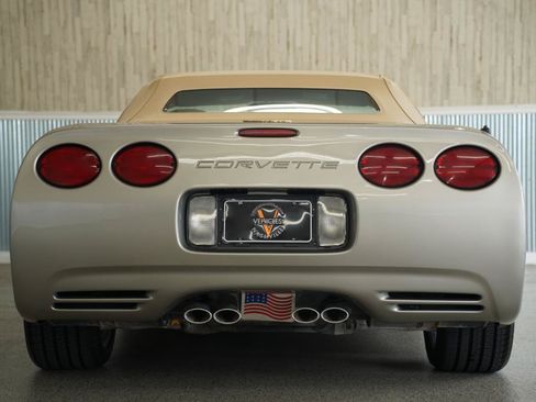 Used 2002 Chevrolet Corvette Convertible w/ Preferred Equipment Group2 RWD image 9