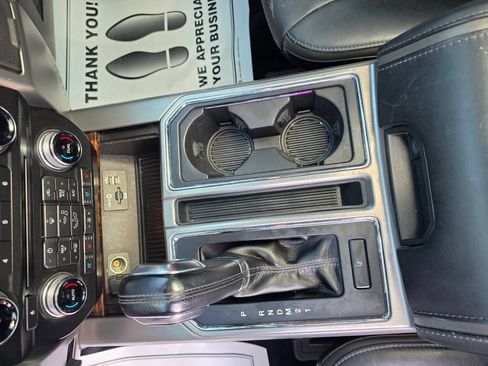 Used 2015 Ford F150 Platinum w/ Equipment Group 701A Luxury AWD/4WD image 8