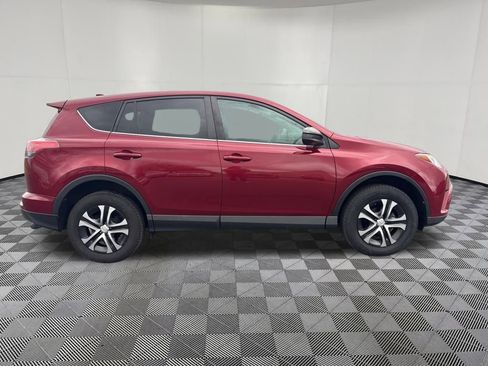 Used 2018 Toyota RAV4 LE image 6