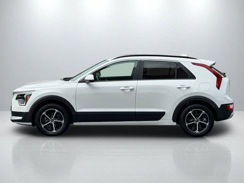 Certified 2025 Kia Niro LX FWD image 4