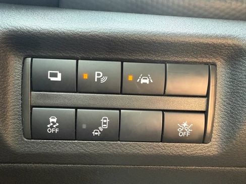 Used 2021 Nissan Kicks S FWD image 11