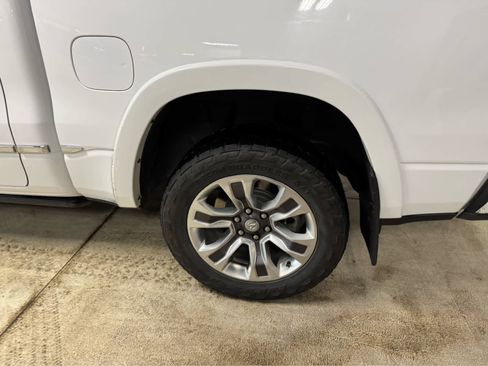 Certified 2022 RAM 1500 Limited w/ Body Color Bumper Group image 9