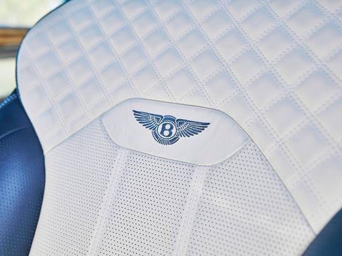 Used 2021 Bentley Bentayga image 44