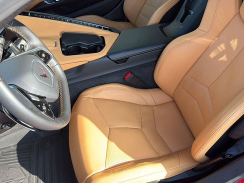 Used 2022 Chevrolet Corvette Stingray Preferred Cpe w/ Z51 Performance Package RWD image 31