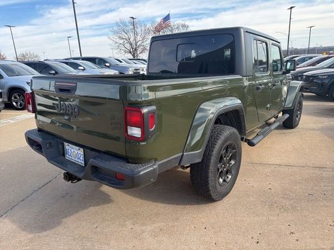 Used 2023 Jeep Gladiator Willys image 8