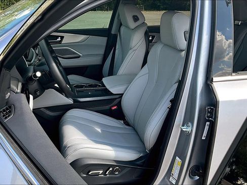 Used 2025 Acura MDX w/ Technology Package image 13