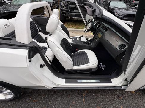 Used 2010 Ford Mustang Shelby GT500 image 41