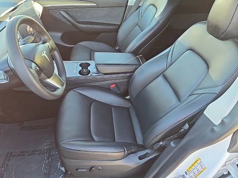 Used 2023 Tesla Model Y Long Range image 16