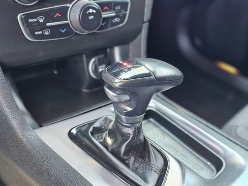 Used 2022 Dodge Charger SXT w/ Blacktop Package image 15