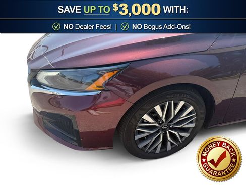 Used 2025 Nissan Altima 2.5 SV FWD image 13