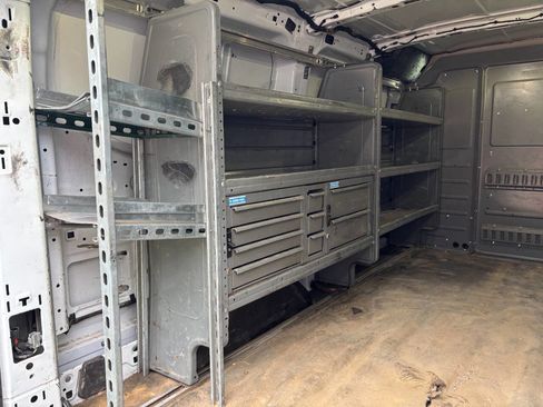Used 2016 Ford Transit 250 130 Low Roof RWD image 8