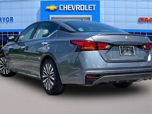 Used 2025 Nissan Altima 2.5 SV FWD image 4