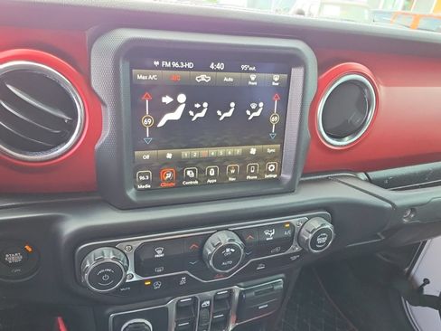 Used 2022 Jeep Gladiator Rubicon w/ Trailer Tow Package AWD/4WD image 22