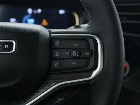 Used 2022 Jeep Wagoneer Series II w/ Premium Group I image 28