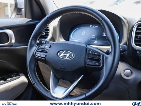 Certified 2025 Hyundai Venue SEL FWD image 15