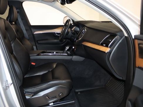 Used 2022 Volvo XC90 T6 Momentum w/ Advanced Package image 53