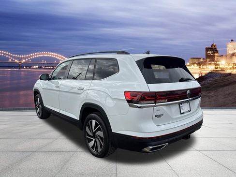 Used 2025 Volkswagen Atlas SE image 3