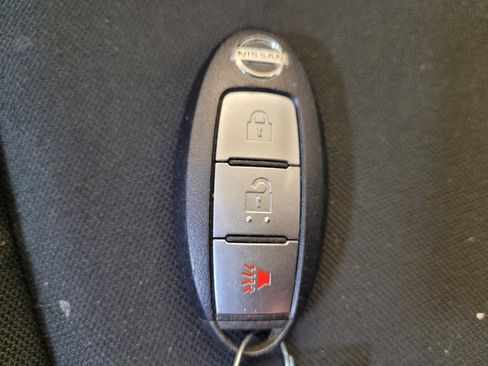 Used 2020 Nissan Pathfinder S AWD/4WD image 32