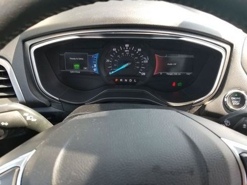 Used 2019 Ford Fusion SEL FWD image 22