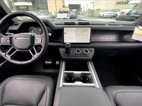 New 2025 Land Rover Defender 110 V8 image 6
