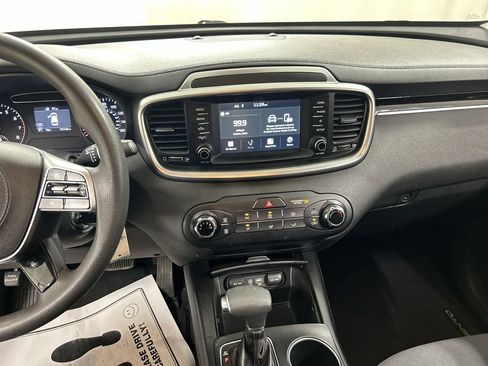 Used 2019 Kia Sorento AWD image 18