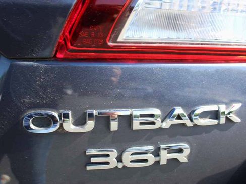 Used 2016 Subaru Outback 3.6R Limited AWD/4WD image 8