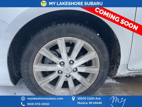 Used 2014 Toyota Camry L image 4