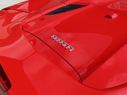 Used 2019 Ferrari 488 Spider RWD image 15