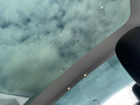 Used 2023 Tesla Model 3 Standard Range image 25