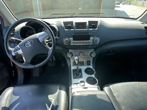 Used 2012 Toyota Highlander SE FWD image 10