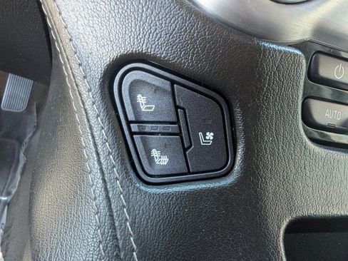 Used 2019 GMC Yukon SLT AWD/4WD image 32