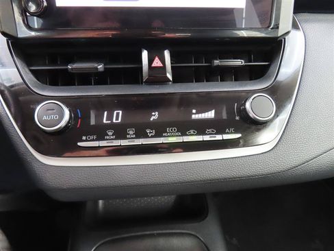 Used 2025 Toyota Corolla LE FWD image 24