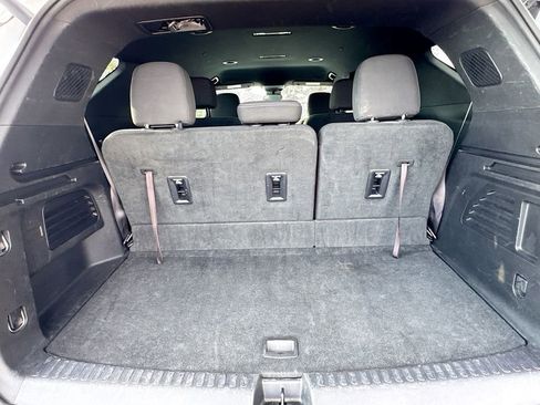 Used 2024 Chevrolet Traverse LT image 25