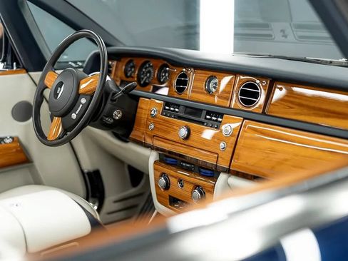 Used 2010 Rolls-Royce Phantom Drophead Coupe RWD image 37