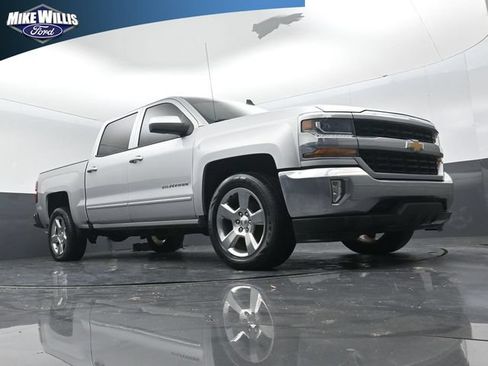 Used 2018 Chevrolet Silverado 1500 LT w/ All Star Edition RWD image 17