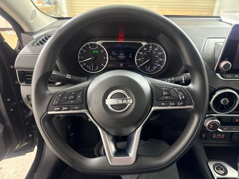 Used 2025 Nissan Sentra SV FWD image 28