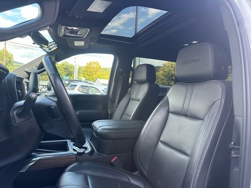 Used 2023 Chevrolet Silverado 2500 High Country w/ Z71 Off-Road Package image 16