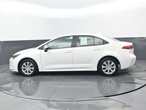 Used 2024 Toyota Corolla LE image 21