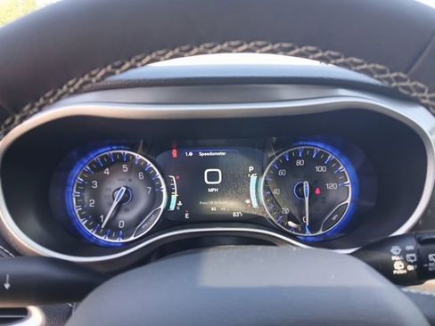 New 2026 Chrysler Pacifica Select FWD image 18
