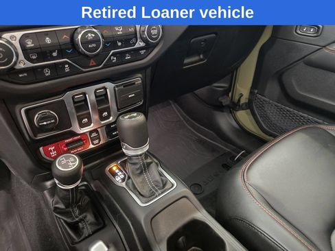 Used 2025 Jeep Wrangler Rubicon AWD/4WD image 16