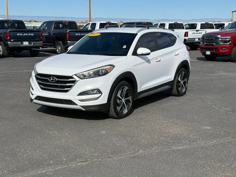 Used 2017 Hyundai Tucson Sport image 3