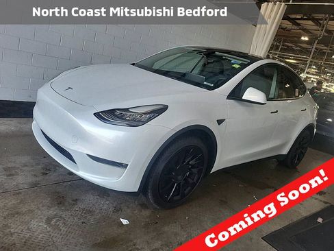Used 2023 Tesla Model Y Long Range AWD/4WD image 1