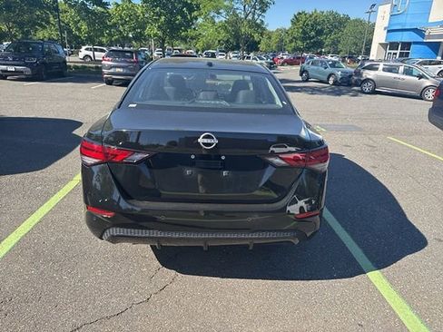 Used 2025 Nissan Sentra SV FWD image 5