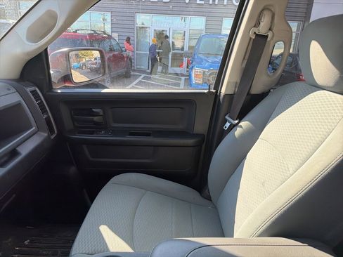 Used 2017 RAM 1500 Express w/ Express Value Package image 10