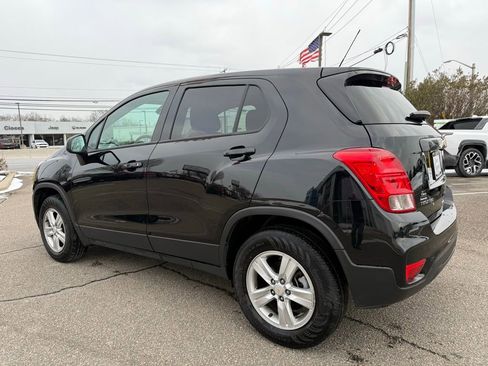 Used 2022 Chevrolet Trax LS w/ Tint and Cruise Package image 8