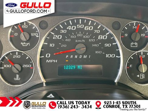 Used 2022 Chevrolet Express 3500 w/ Driver Convenience Package RWD image 18