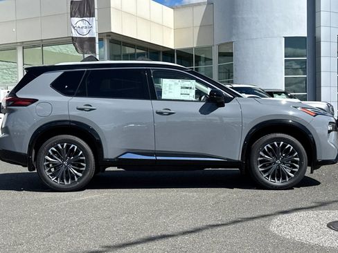 New 2026 Nissan Rogue Platinum AWD/4WD image 3
