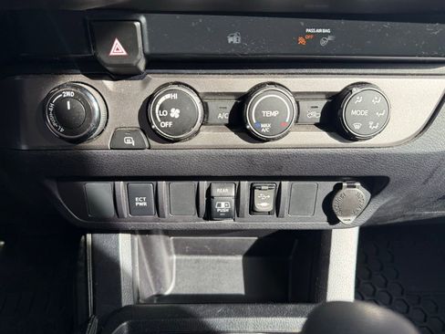 Used 2019 Toyota Tacoma SR5 image 21